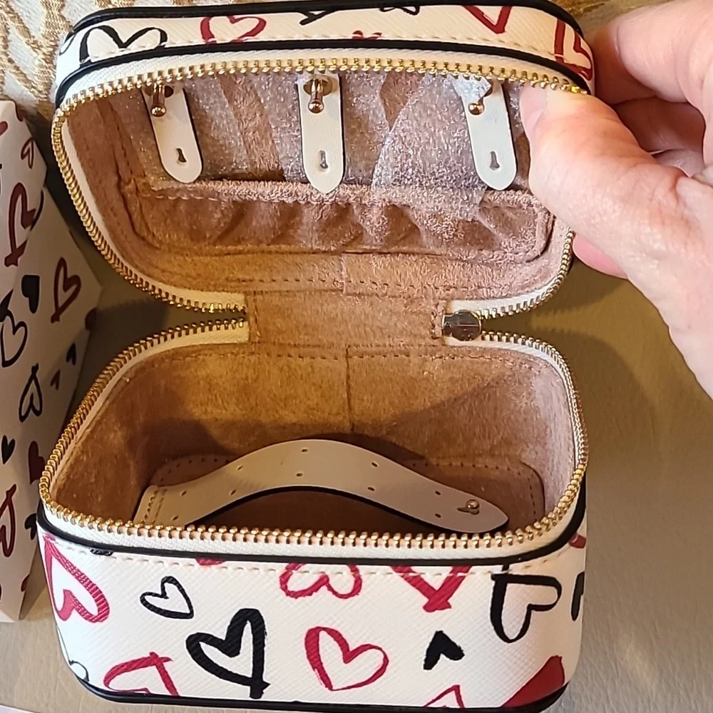Kate Spade Staci scribble hearts printed travel jewelry box holder Valentine's - Picture 3 of 7